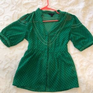 Blouse that ties in back at waist